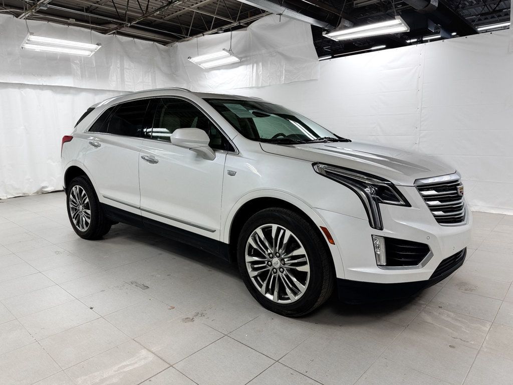 2018 Cadillac XT5 Premium Luxury Image 3 of 18