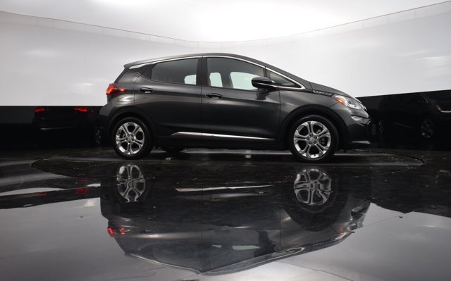 Vehicle image 16 of 41