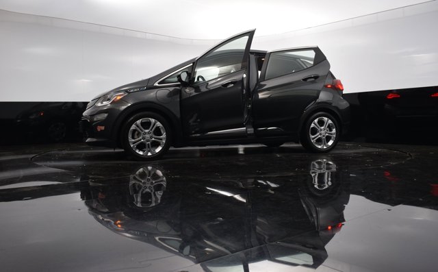 Vehicle image 4 of 41
