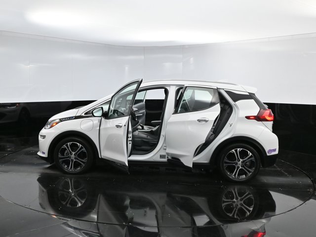 Vehicle image 28 of 41