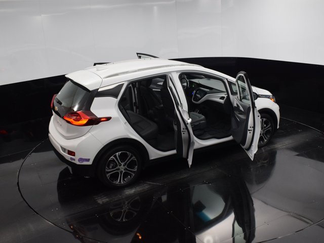 Vehicle image 37 of 41