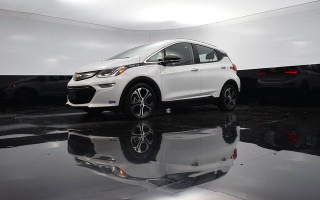 Vehicle image 3 of 41