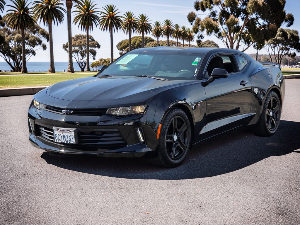2018 Chevrolet Camaro 1LT Image 1 of 40