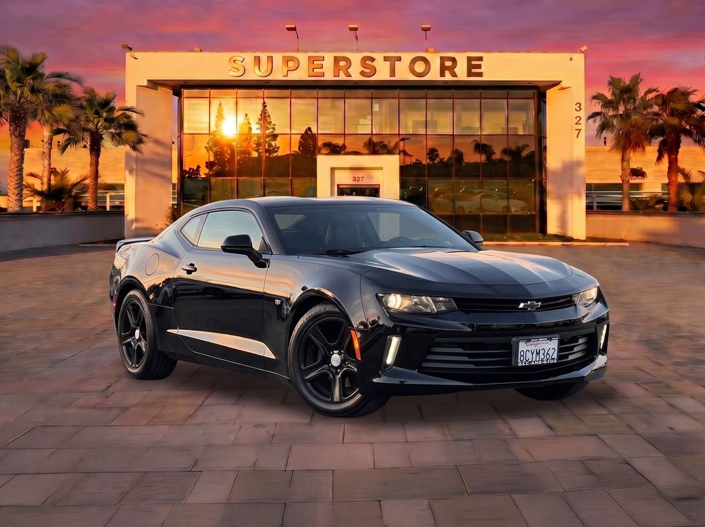 2018 Chevrolet Camaro 1LT Image 3 of 40