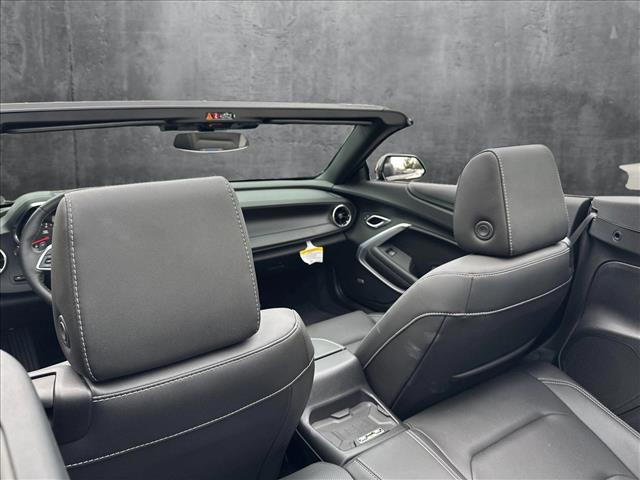 Vehicle image 19 of 25