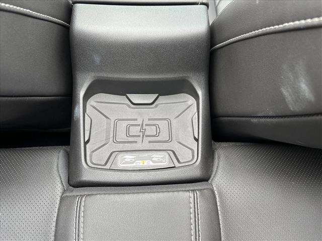 Vehicle image 23 of 25