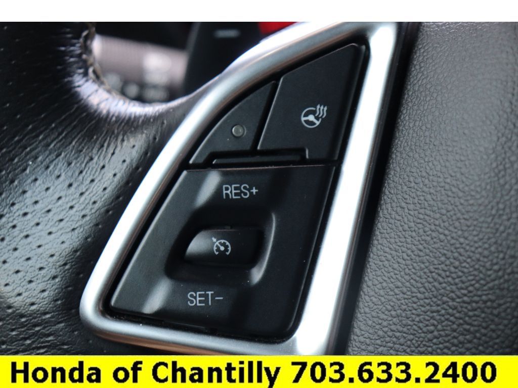 Vehicle image 27 of 33