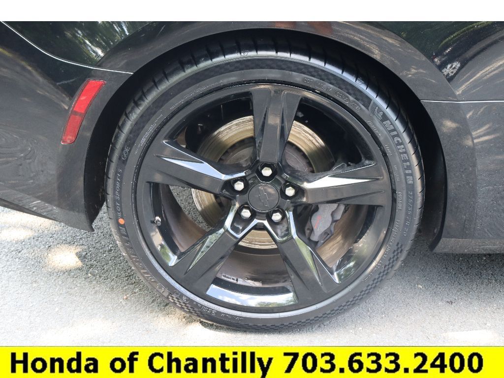 Vehicle image 13 of 33