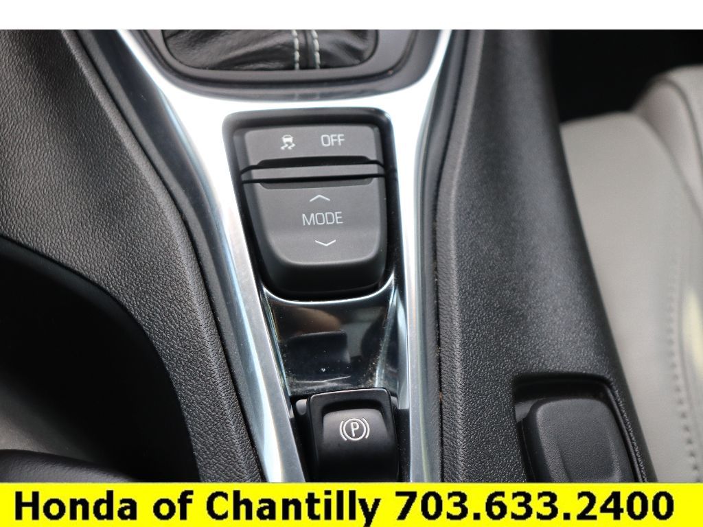 Vehicle image 28 of 33