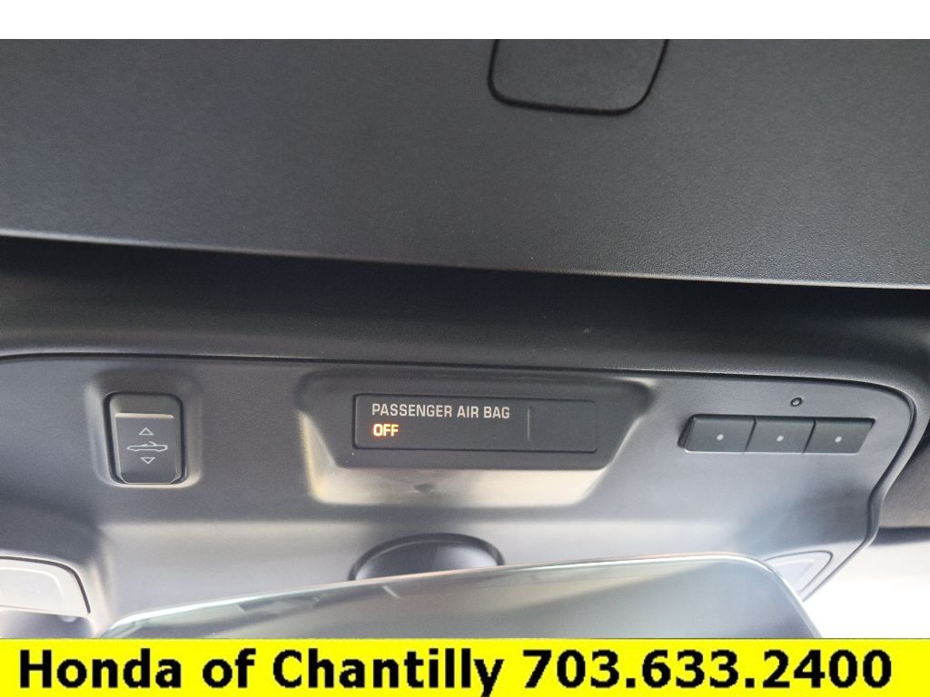 Vehicle image 22 of 33