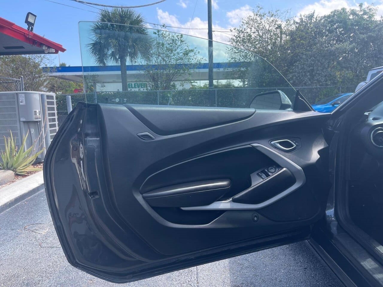 Vehicle image 23 of 39