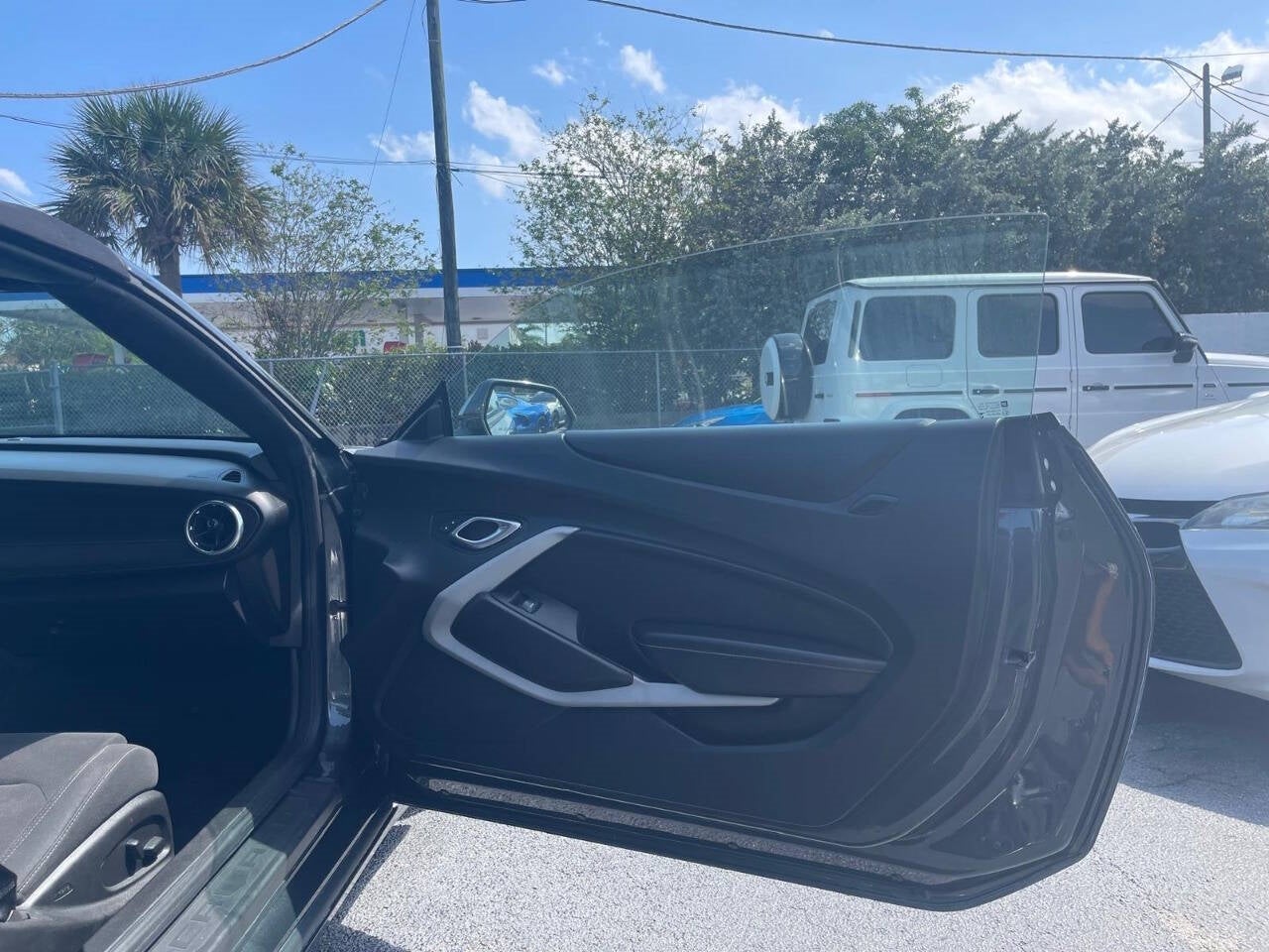 Vehicle image 29 of 39