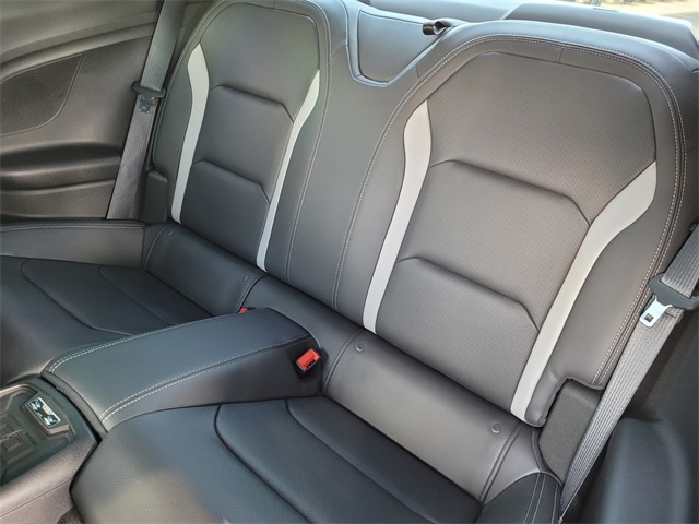 Vehicle image 18 of 20