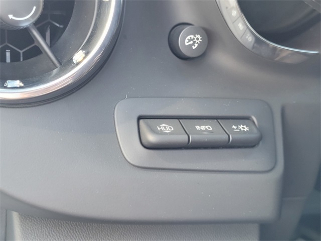 Vehicle image 15 of 20