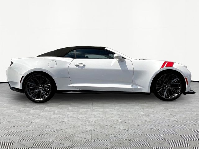 2018 Chevrolet Camaro ZL1 Image 3 of 32