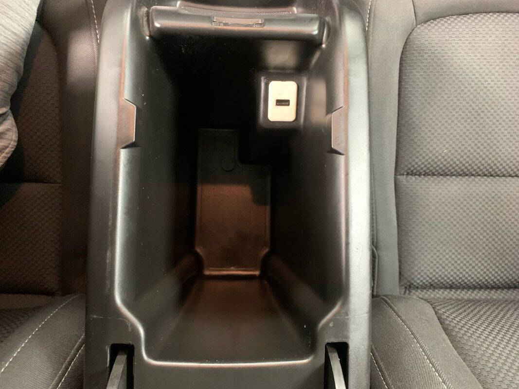 2018 Chevrolet Colorado LT Image 32 of 53