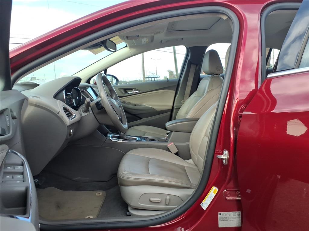 2018 Chevrolet Cruze Premier Image 8 of 28