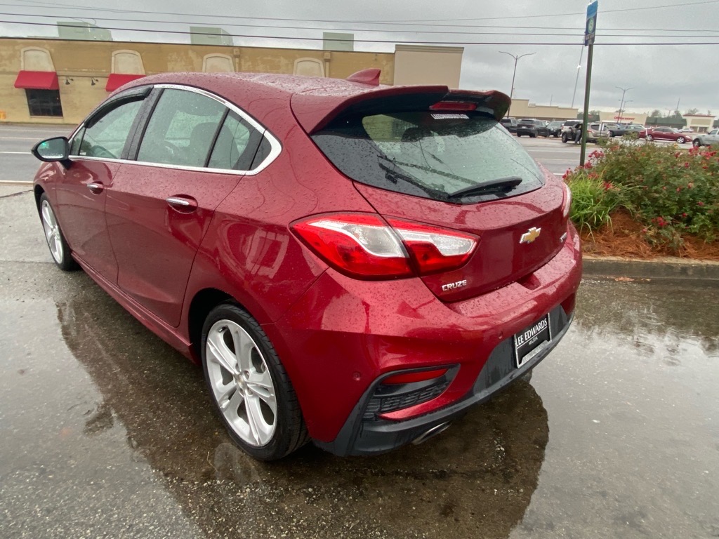 2018 Chevrolet Cruze Premier Image 3 of 28