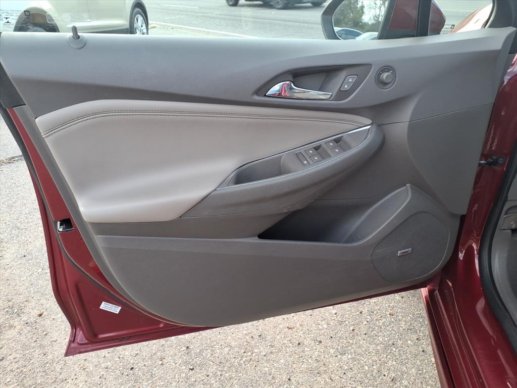 2018 Chevrolet Cruze Premier Image 18 of 28