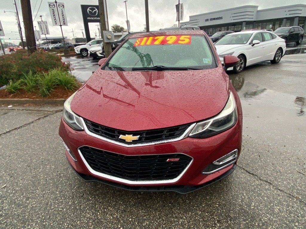 2018 Chevrolet Cruze Premier Image 2 of 28