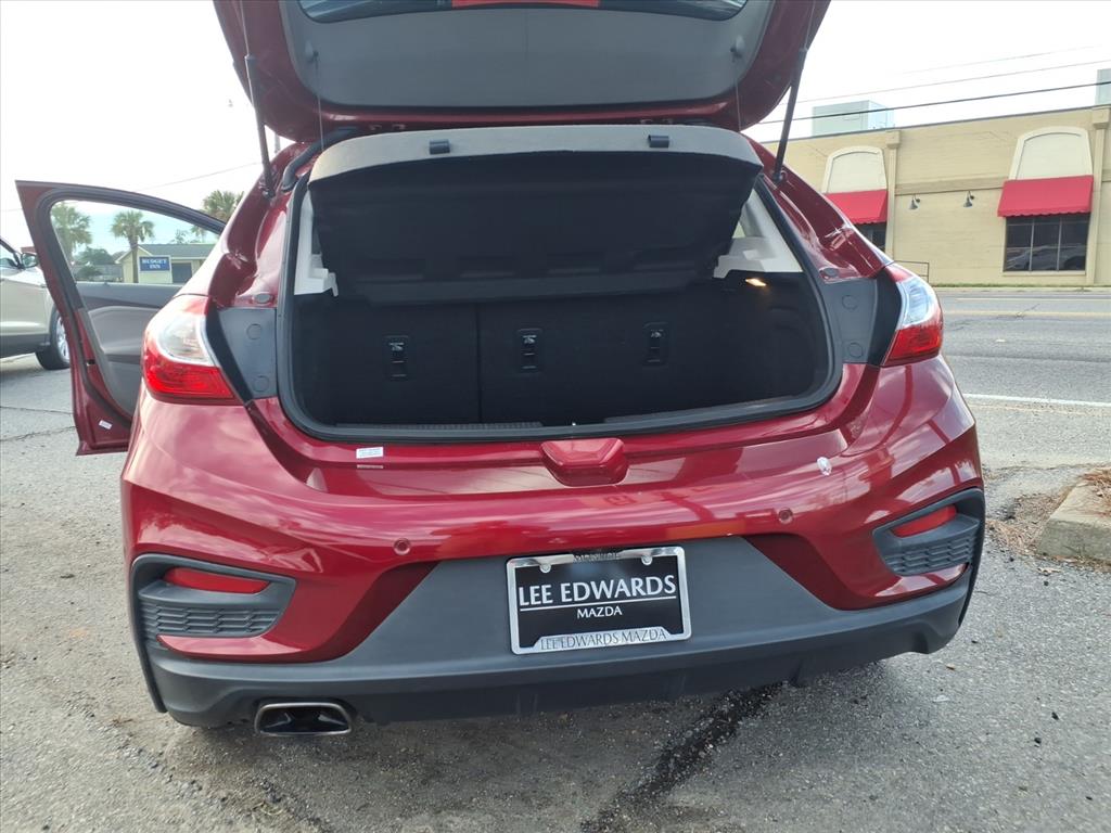 2018 Chevrolet Cruze Premier Image 5 of 28