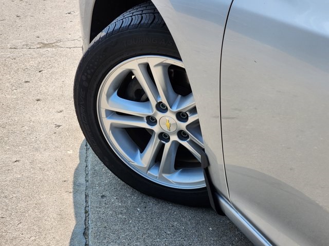 Vehicle image 20 of 26