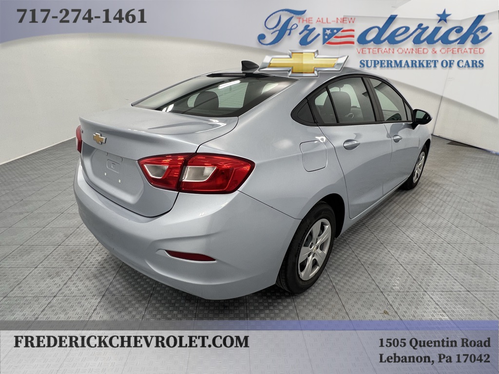 2018 Chevrolet Cruze LS Image 4 of 22