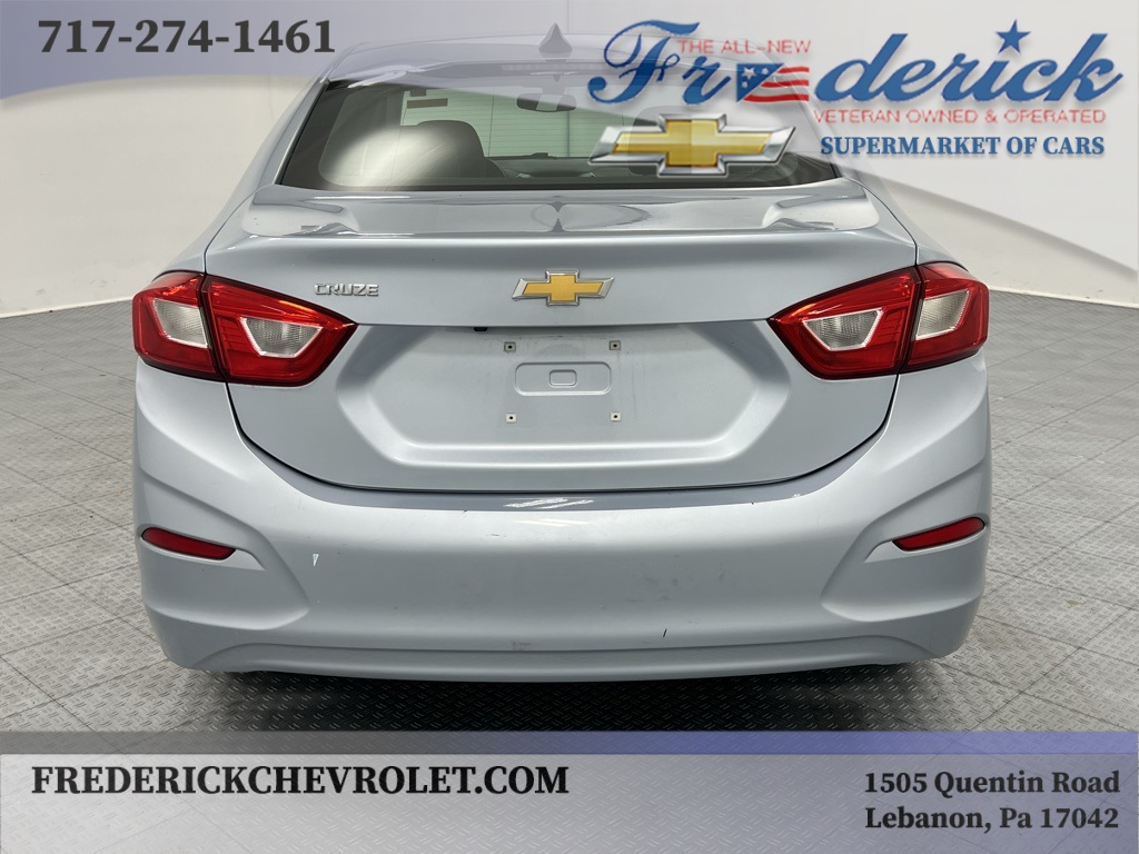 2018 Chevrolet Cruze LS Image 5 of 22