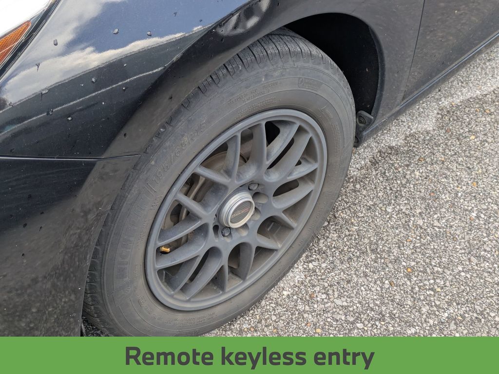 Vehicle image 5 of 12