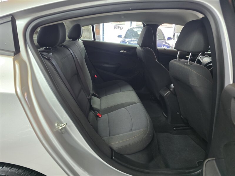 2018 Chevrolet Cruze LS Image 15 of 28