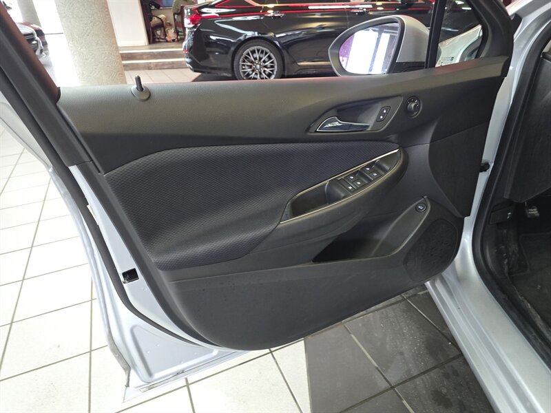 2018 Chevrolet Cruze LS Image 9 of 28