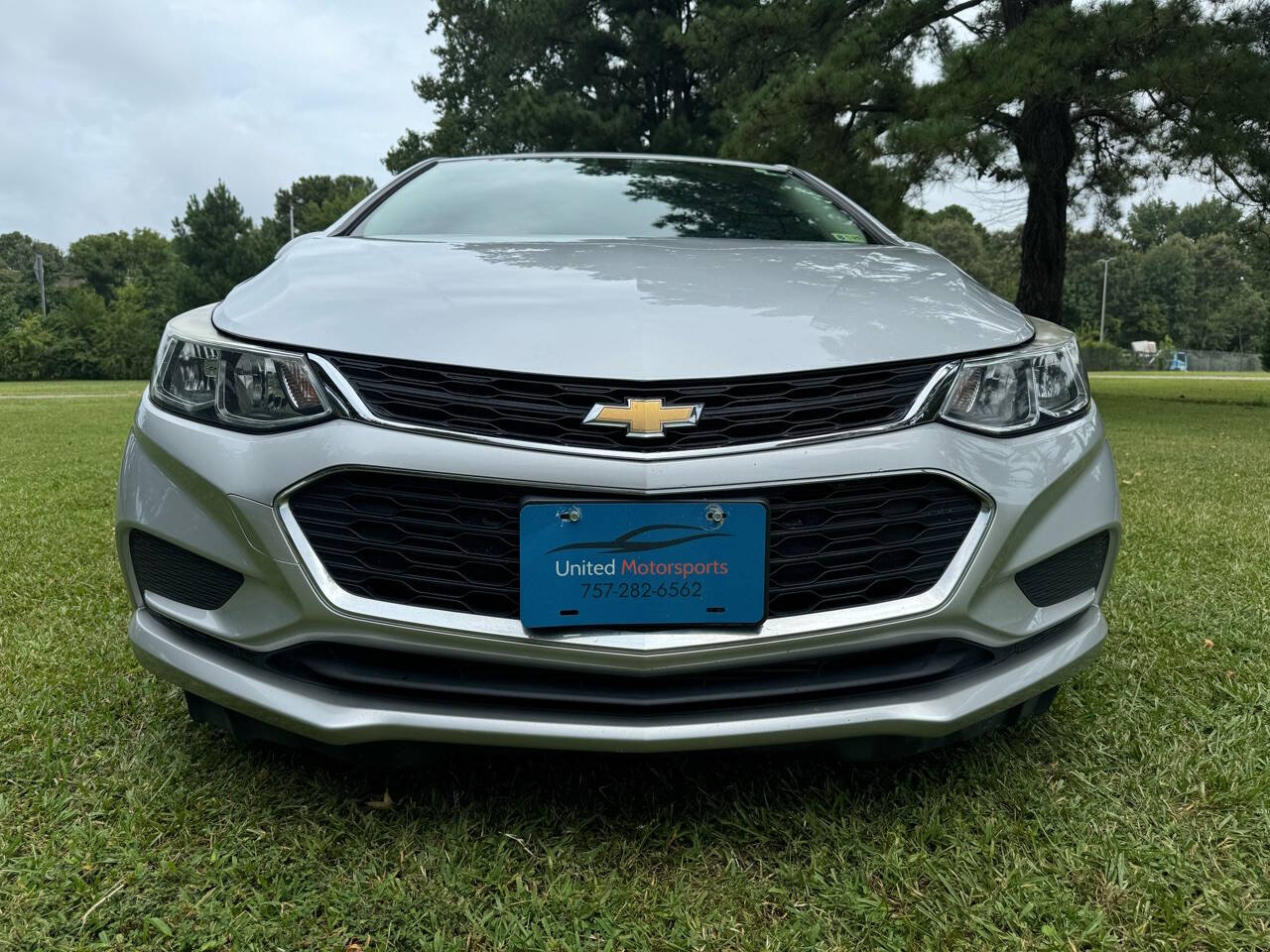 Vehicle image 10 of 23