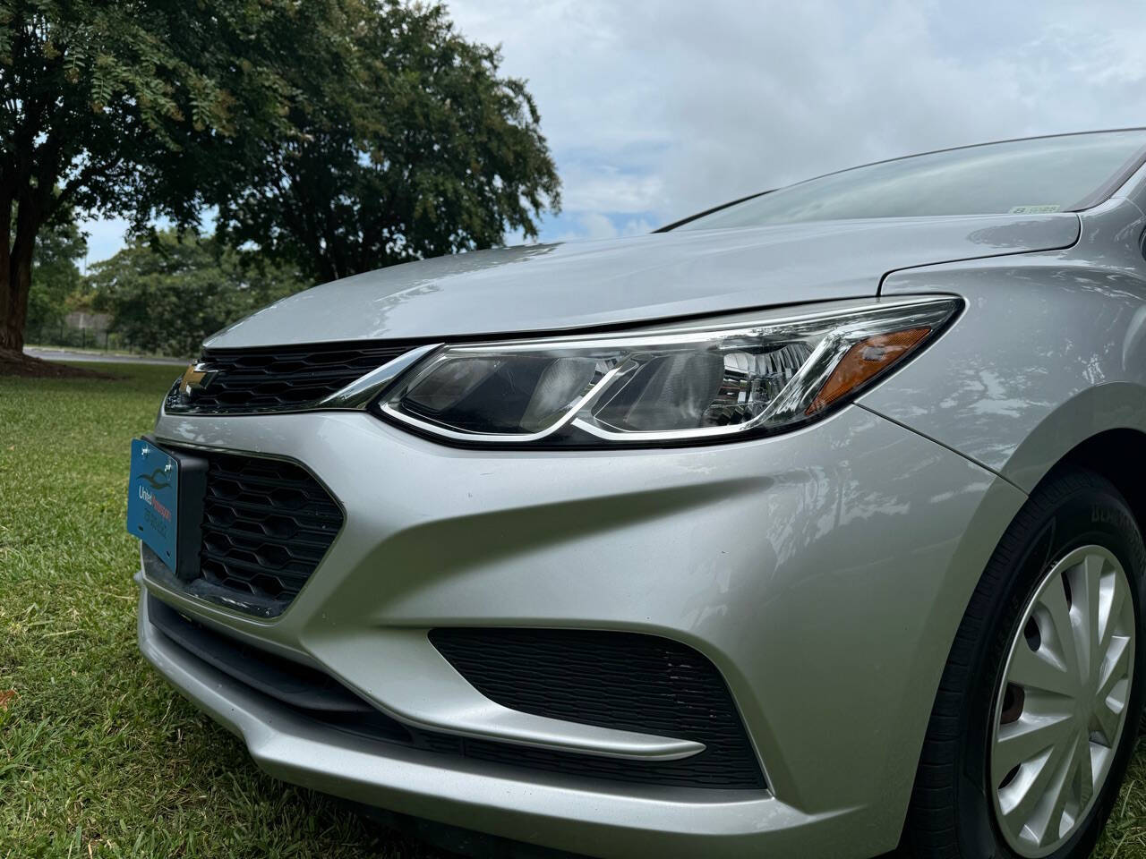 Vehicle image 11 of 23