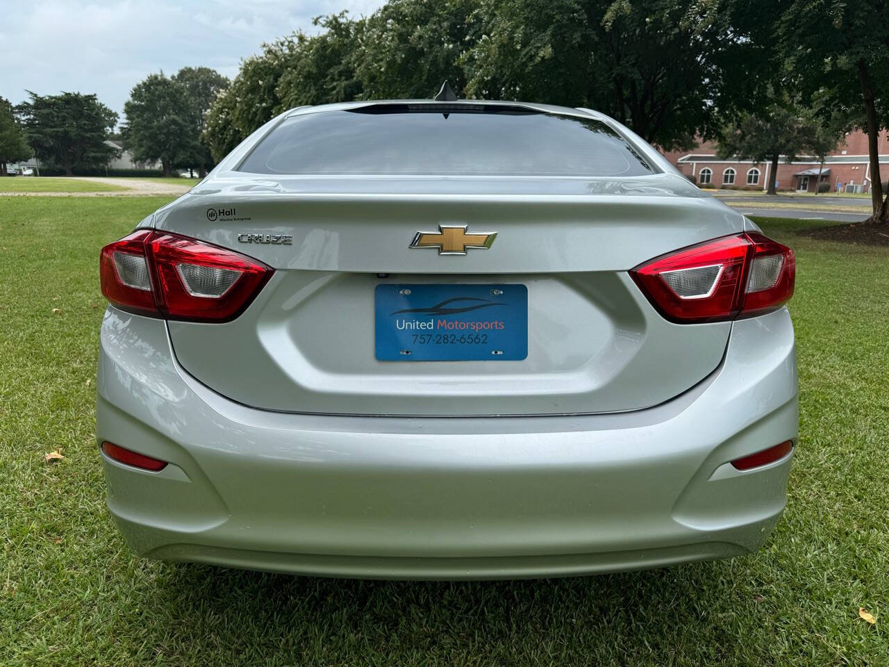 Vehicle image 8 of 23