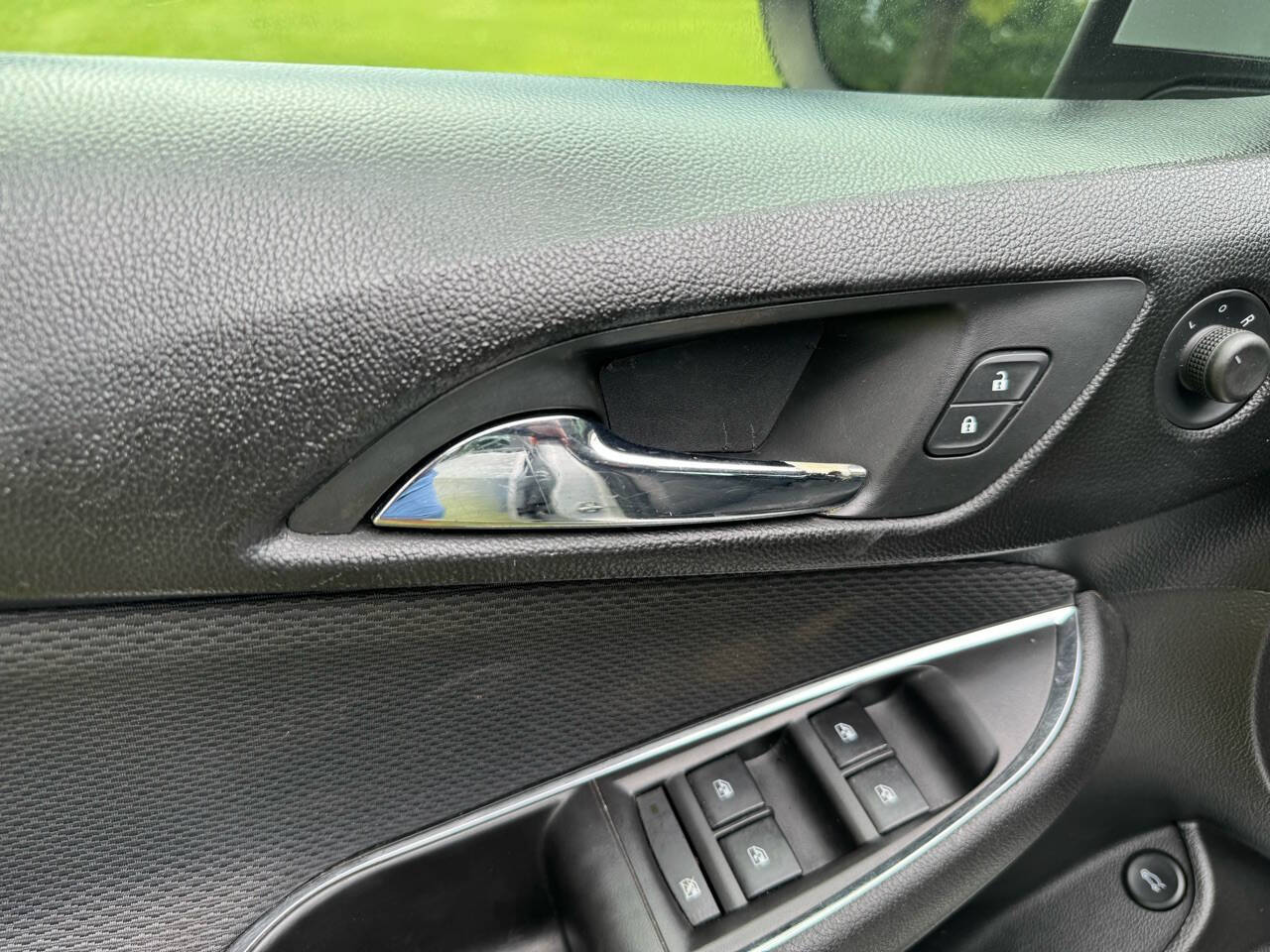 Vehicle image 13 of 23