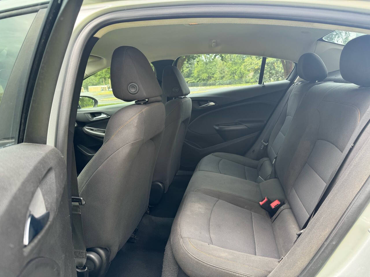 Vehicle image 16 of 23
