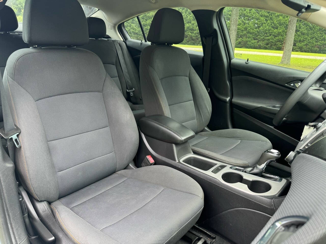 Vehicle image 15 of 23