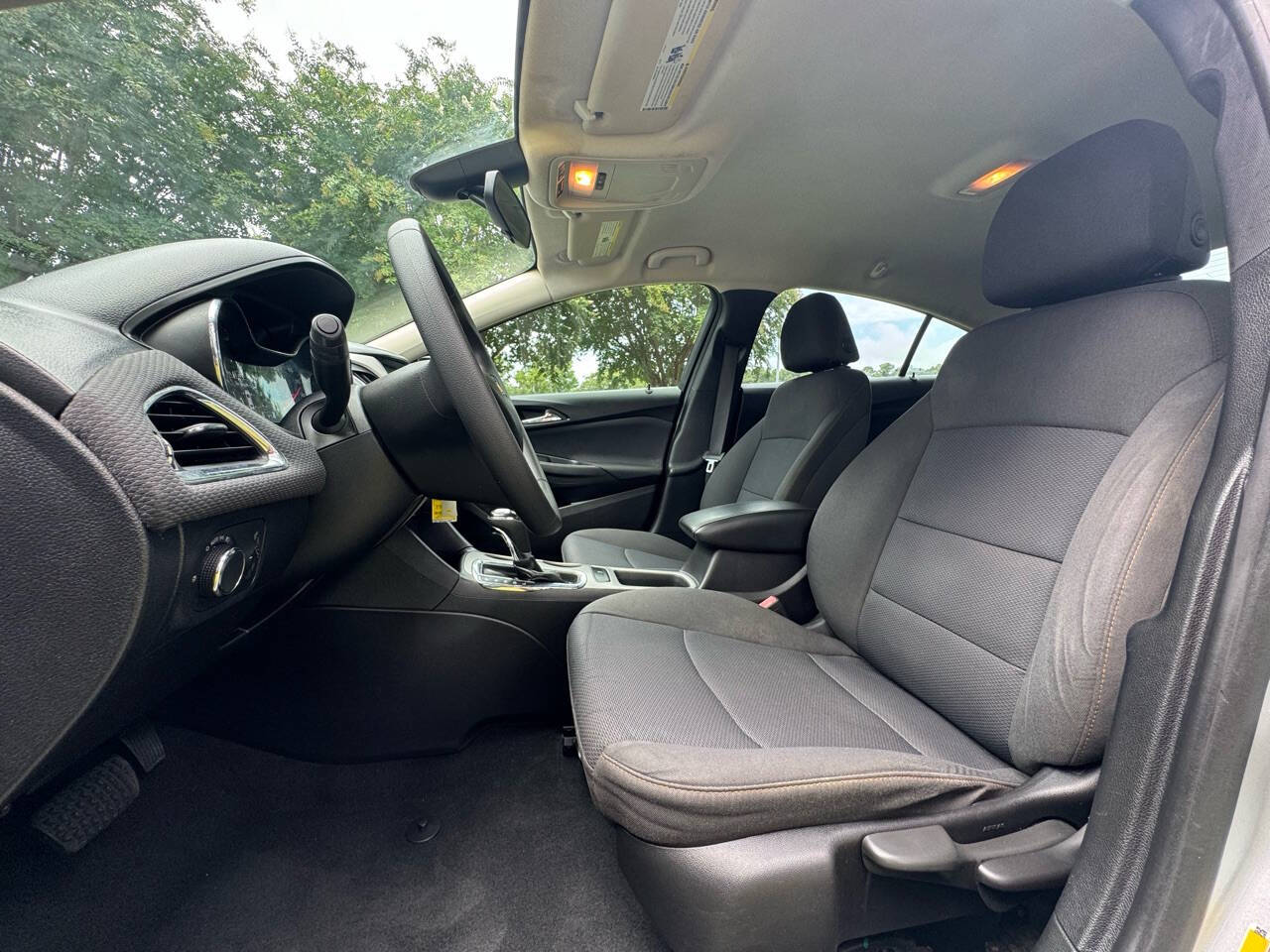 Vehicle image 14 of 23