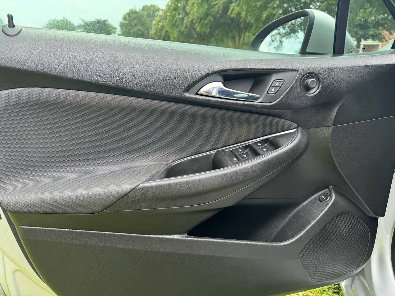 Vehicle image 12 of 23