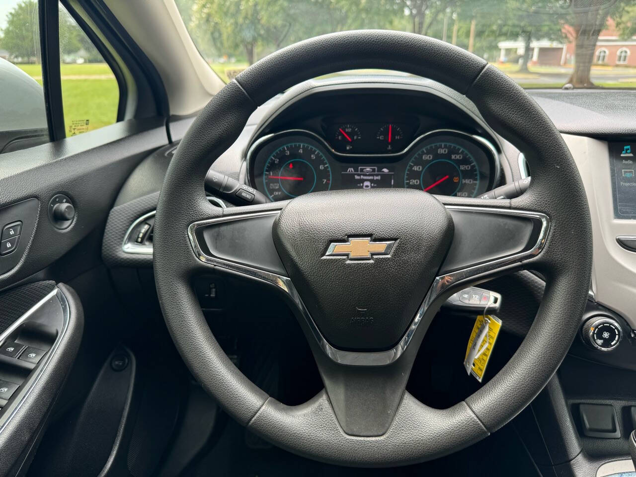 Vehicle image 21 of 23