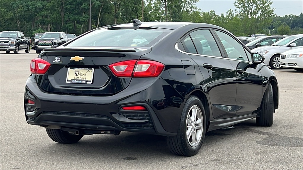 2018 Chevrolet Cruze LT Image 5 of 39