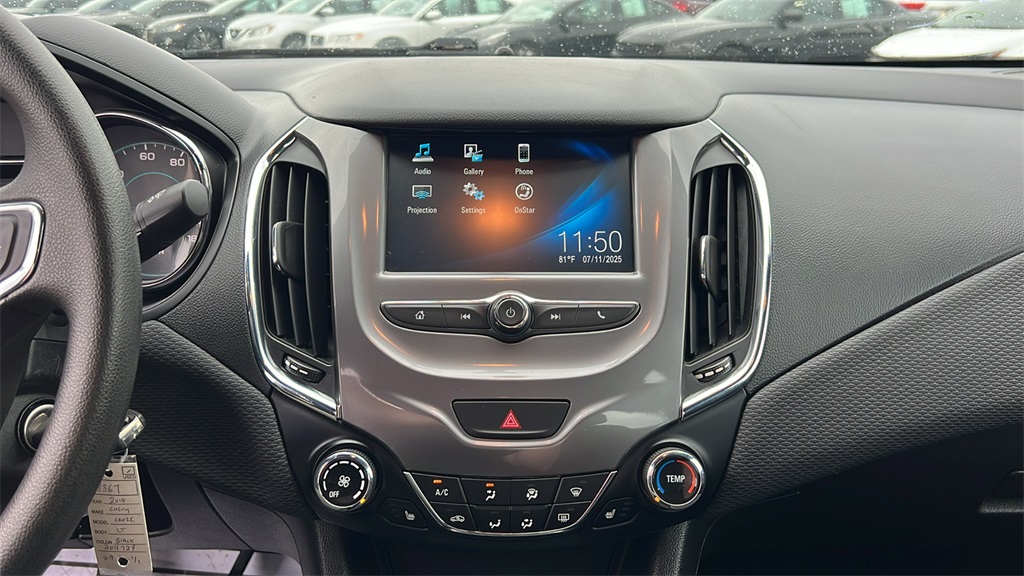 2018 Chevrolet Cruze LT Image 19 of 39