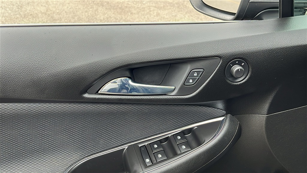 2018 Chevrolet Cruze LT Image 27 of 39