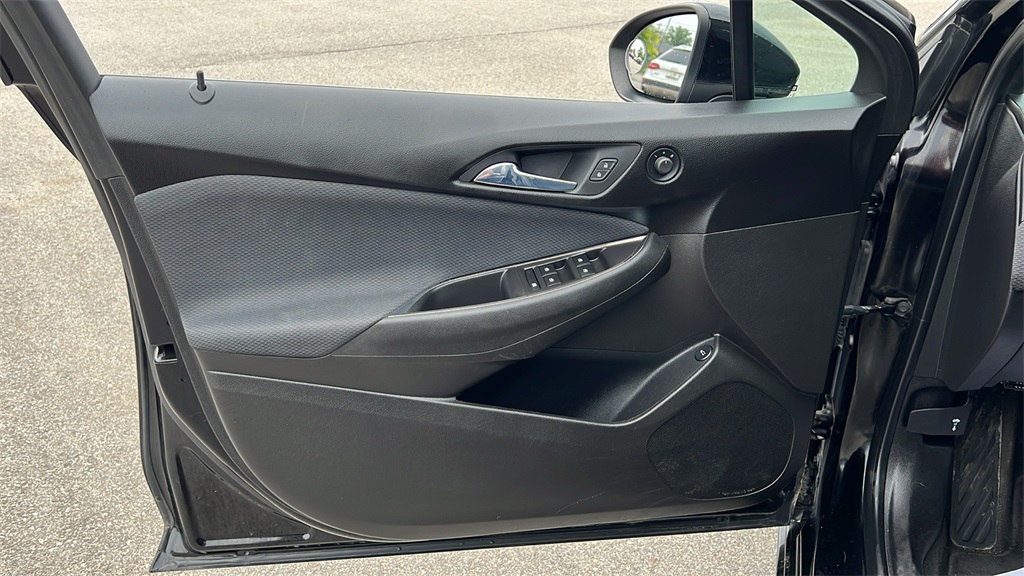 2018 Chevrolet Cruze LT Image 24 of 39