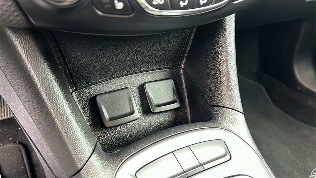 2018 Chevrolet Cruze LT Image 31 of 39