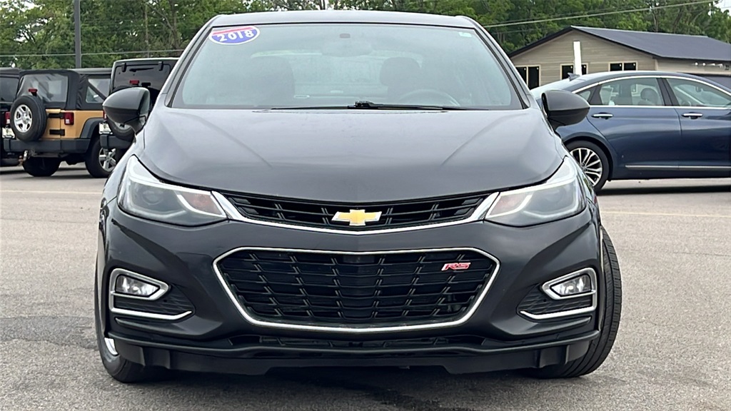 2018 Chevrolet Cruze LT Image 2 of 39
