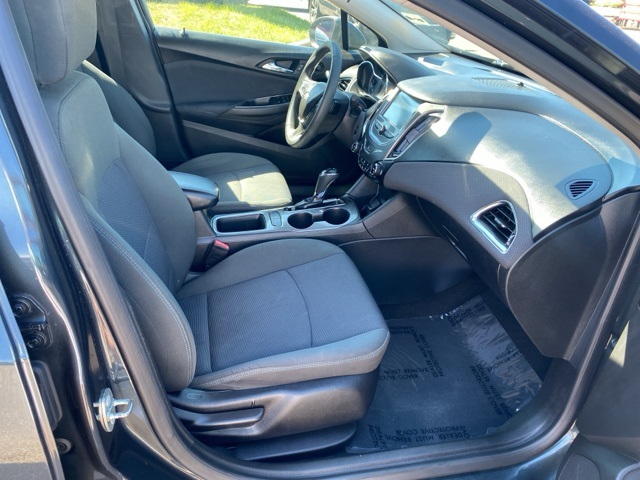 2018 Chevrolet Cruze LT Image 16 of 33