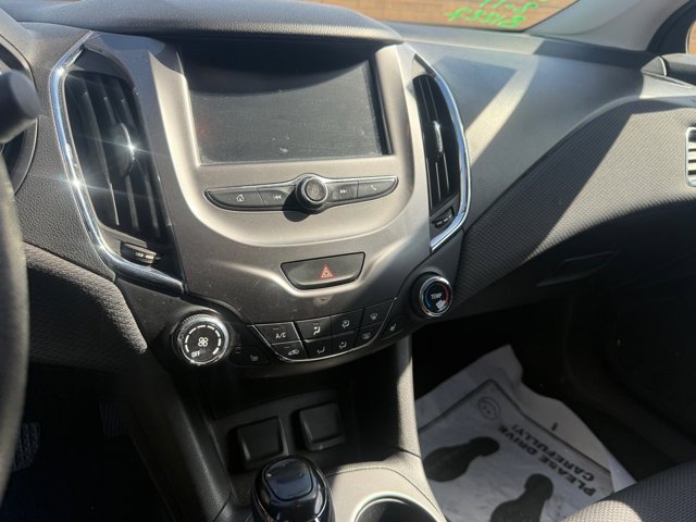 2018 Chevrolet Cruze LT Image 11 of 13