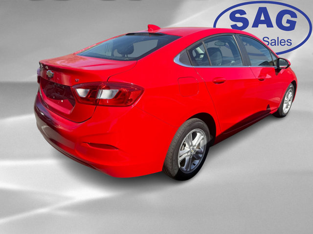 2018 Chevrolet Cruze LT Image 4 of 13