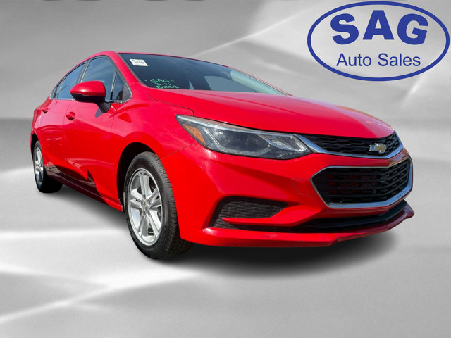 2018 Chevrolet Cruze LT Image 2 of 13